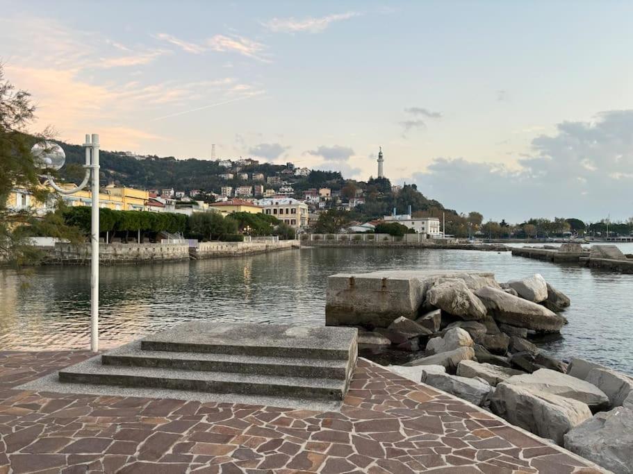 Amedeo'S Sea House Apartment Triest Exterior foto